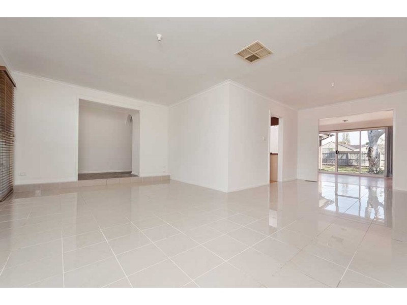 11 Waverley Court, Craigieburn VIC 3064