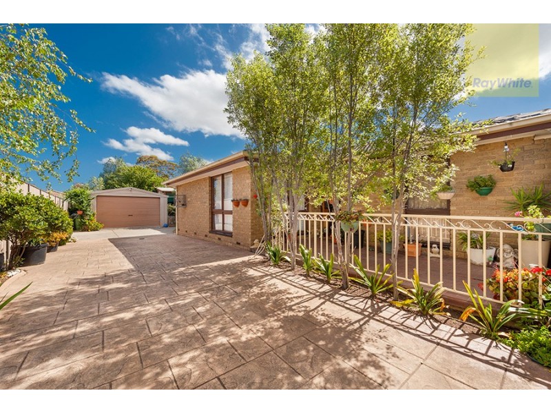 11 Milburn Place, Craigieburn VIC 3064