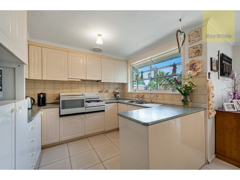 11 Milburn Place, Craigieburn VIC 3064