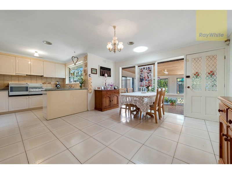 11 Milburn Place, Craigieburn VIC 3064