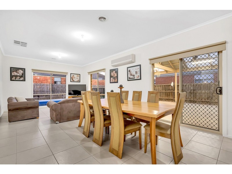6 Bellfield Drive, Craigieburn VIC 3064