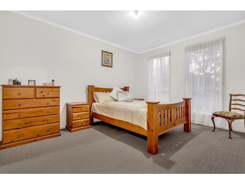 6 Bellfield Drive, Craigieburn VIC 3064