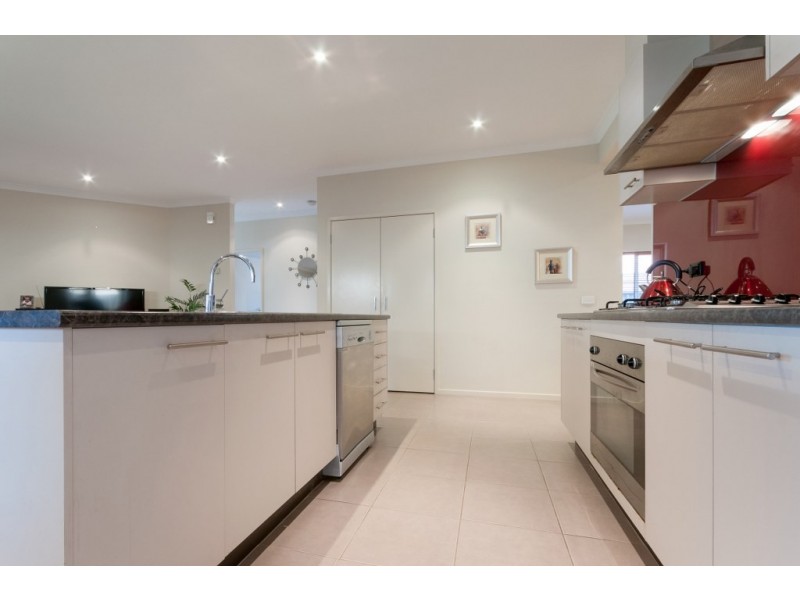 7 Rosleigh Drive, Craigieburn VIC 3064