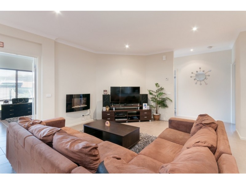 7 Rosleigh Drive, Craigieburn VIC 3064