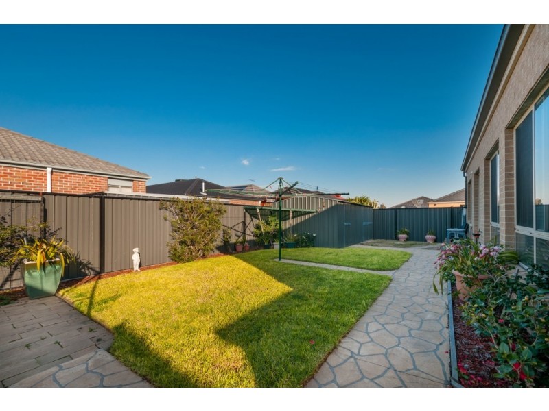7 Rosleigh Drive, Craigieburn VIC 3064