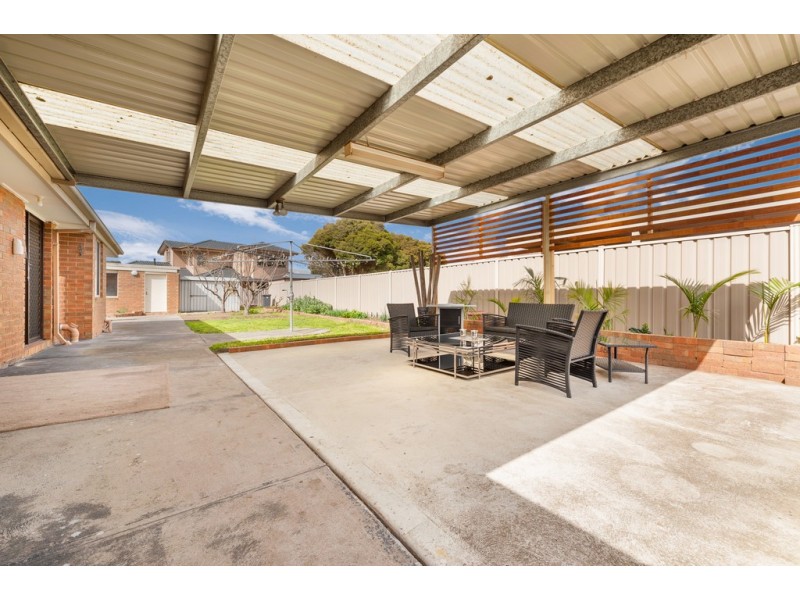 38 Farnborough Avenue, Craigieburn VIC 3064