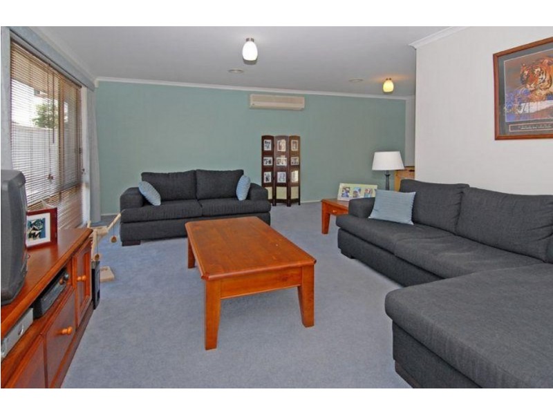 29 Woodlea Crescent, Craigieburn VIC 3064