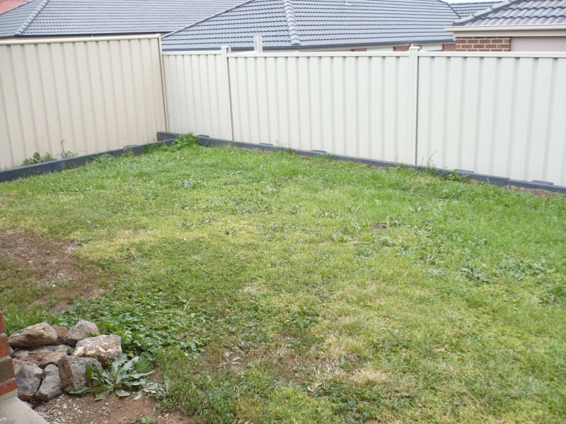 8 Sage Hills Place, Craigieburn VIC 3064