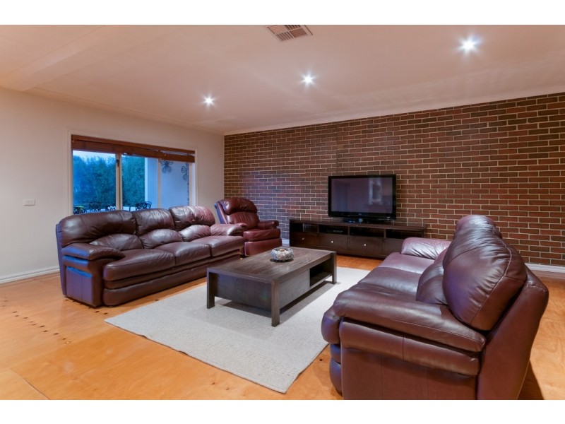 14 Palamino Valley Court, Greenvale VIC 3059