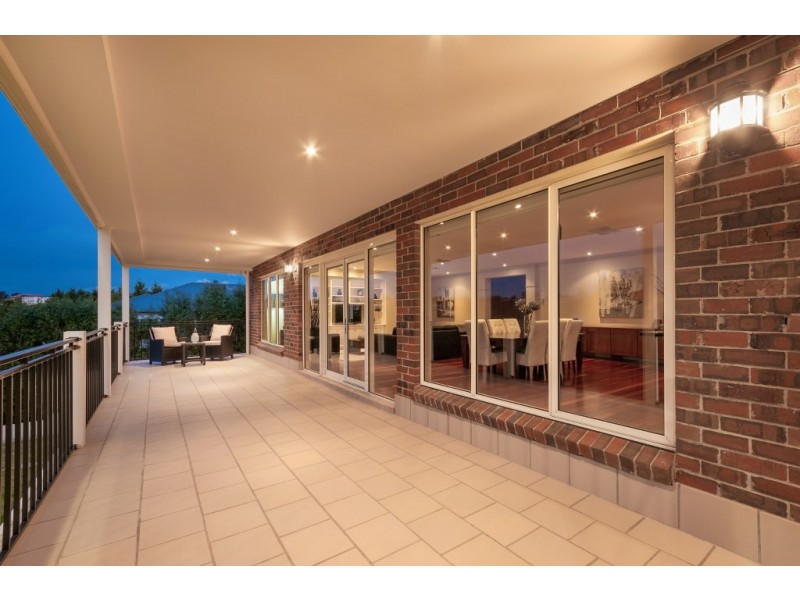 14 Palamino Valley Court, Greenvale VIC 3059