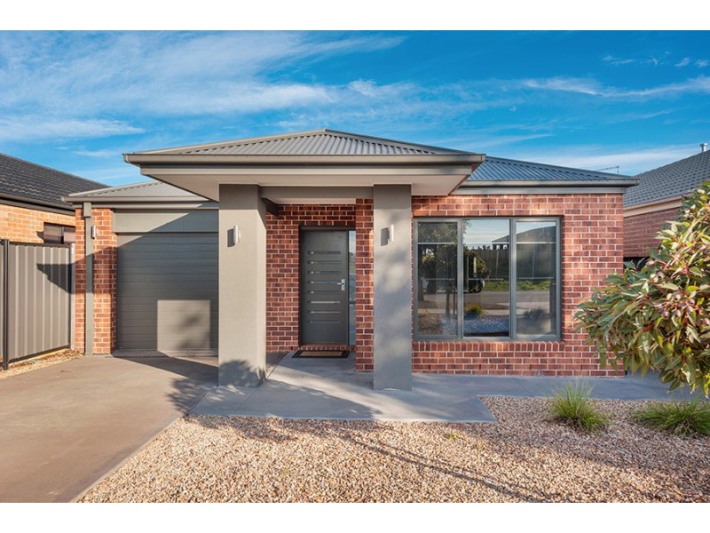 91 Charteris Drive, Craigieburn VIC 3064