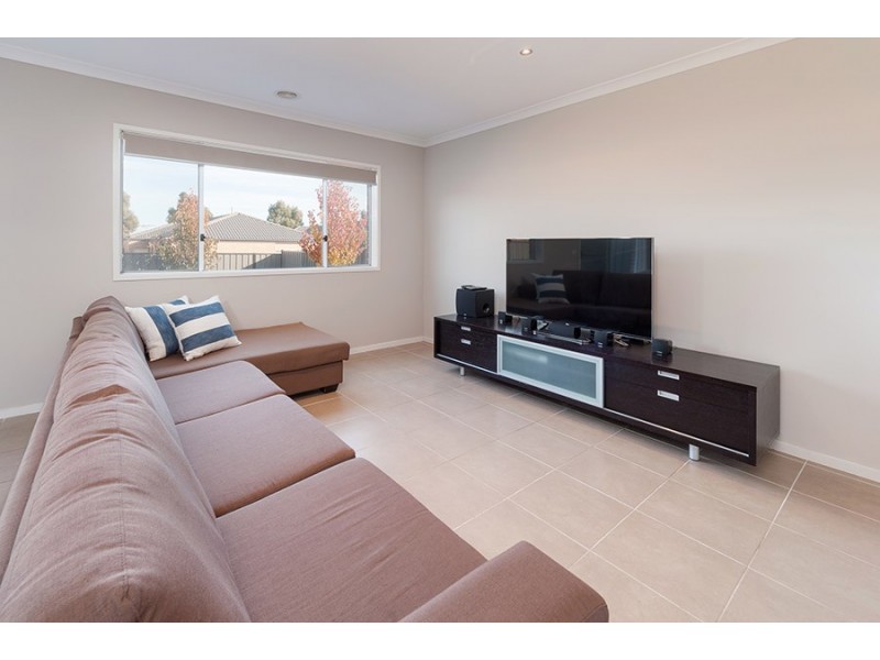 91 Charteris Drive, Craigieburn VIC 3064