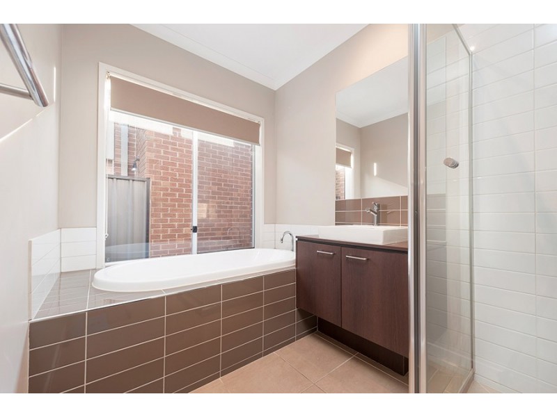 91 Charteris Drive, Craigieburn VIC 3064