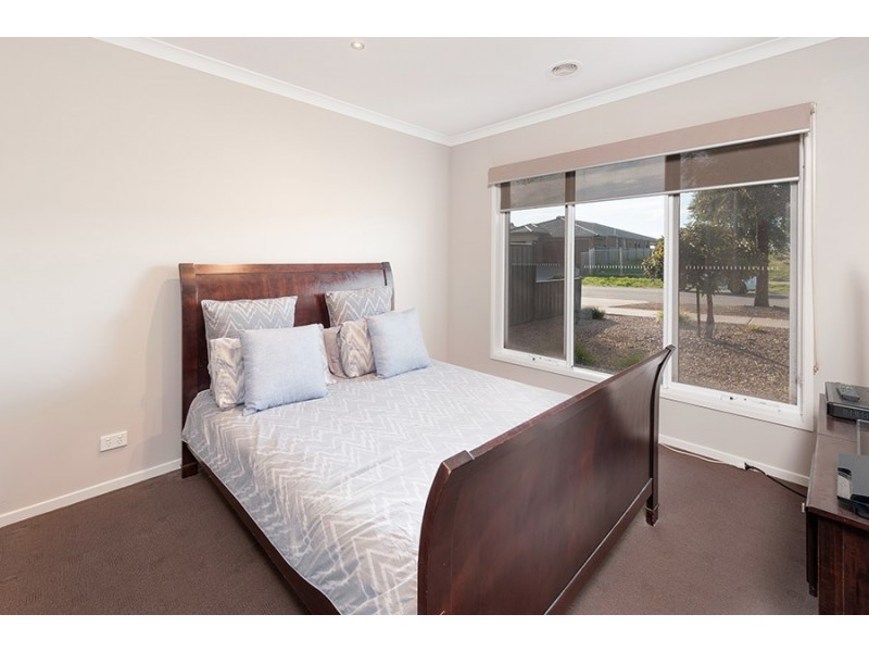 91 Charteris Drive, Craigieburn VIC 3064