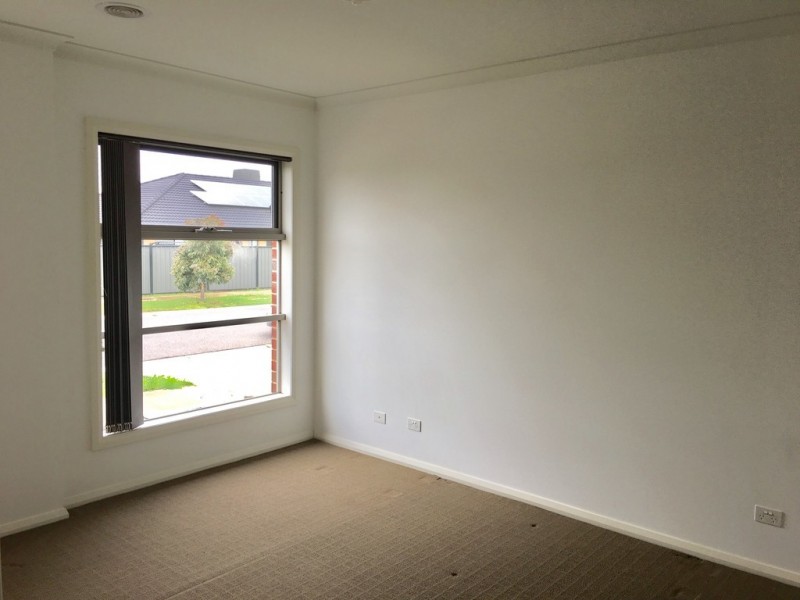 26 Blackwattle Road, Craigieburn VIC 3064