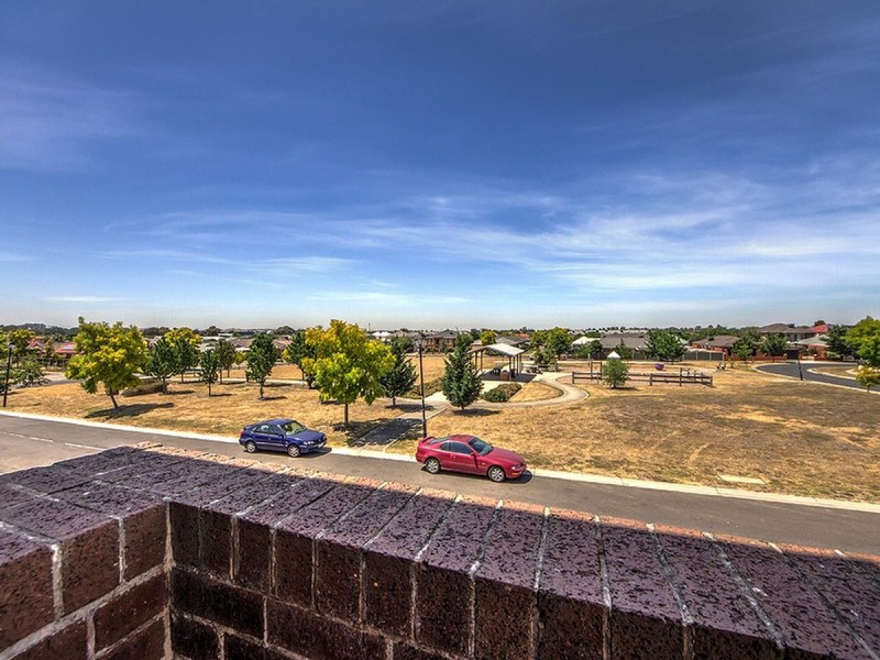 70 Hamilton Hume Parade, Craigieburn VIC 3064