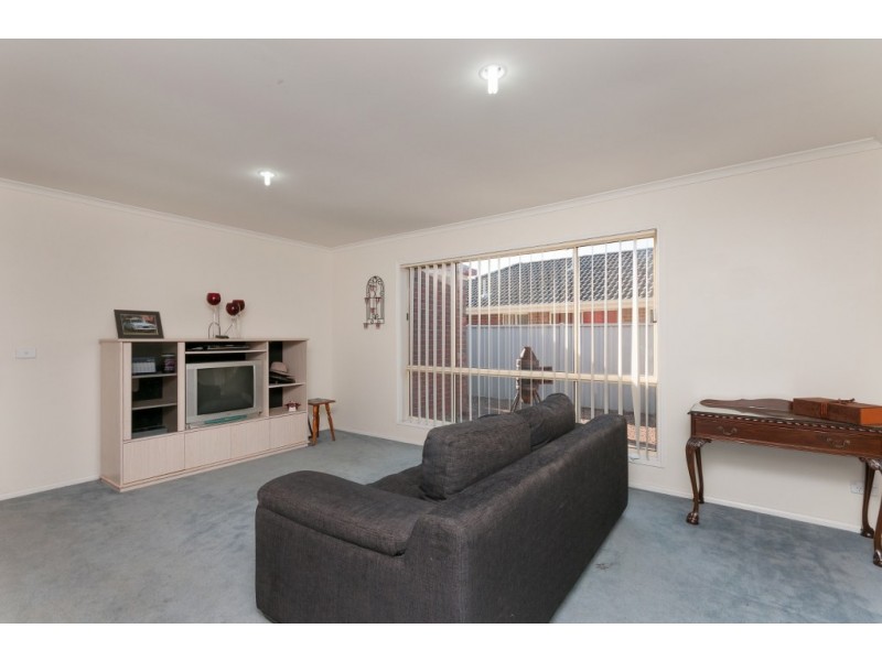 25 Woodlea Crescent, Craigieburn VIC 3064