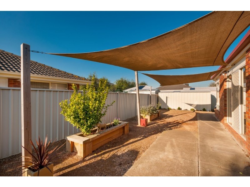 25 Woodlea Crescent, Craigieburn VIC 3064
