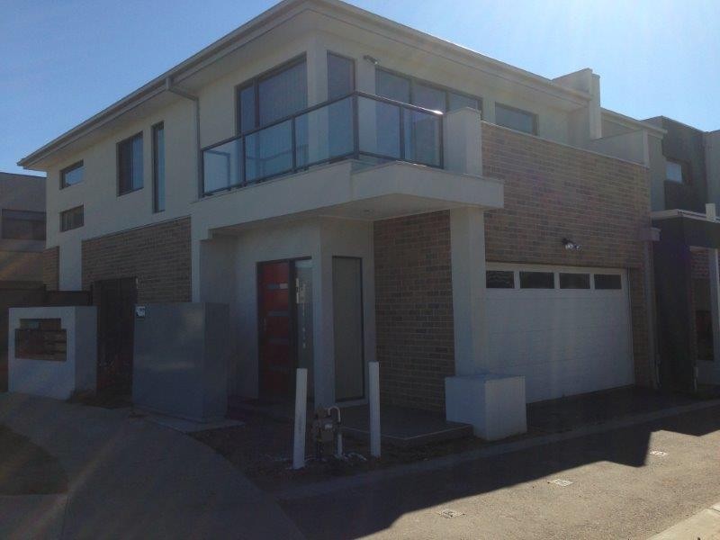 11/4 Delany Lane, Craigieburn VIC 3064