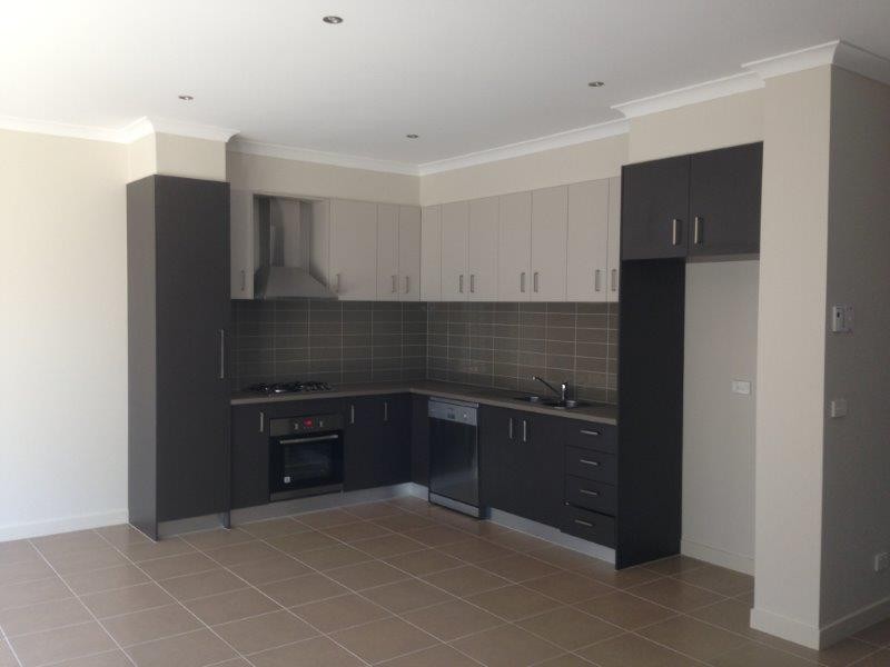 11/4 Delany Lane, Craigieburn VIC 3064