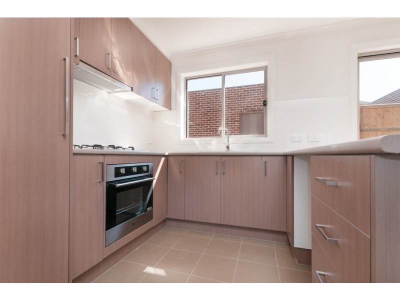 32 Windrock Avenue, Craigieburn VIC 3064