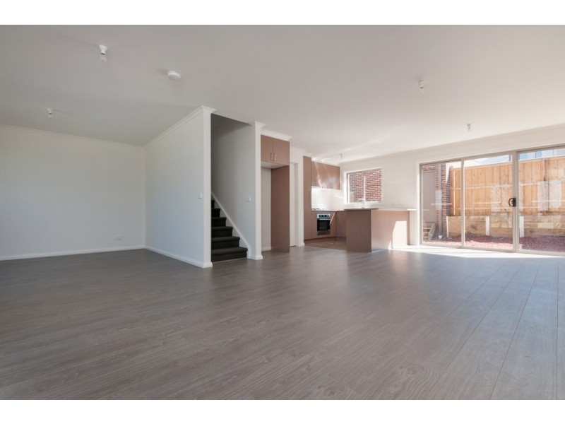 32 Windrock Avenue, Craigieburn VIC 3064