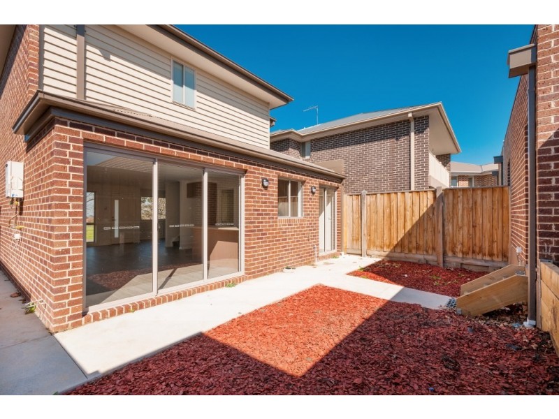 32 Windrock Avenue, Craigieburn VIC 3064