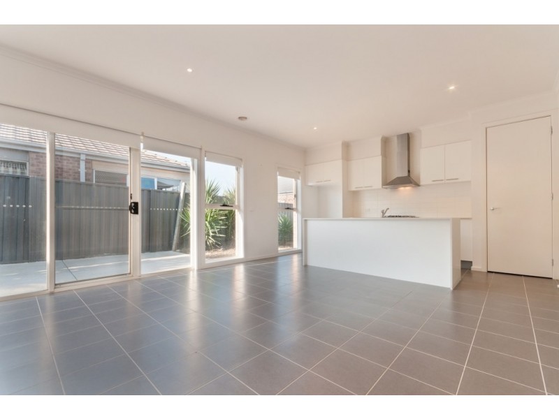 43 Kinglake Crescent, Craigieburn VIC 3064