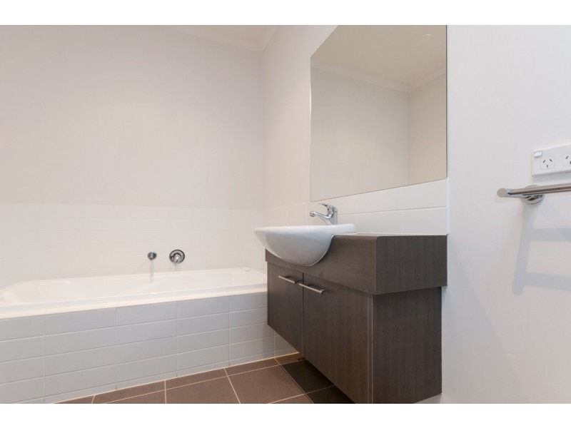 43 Kinglake Crescent, Craigieburn VIC 3064