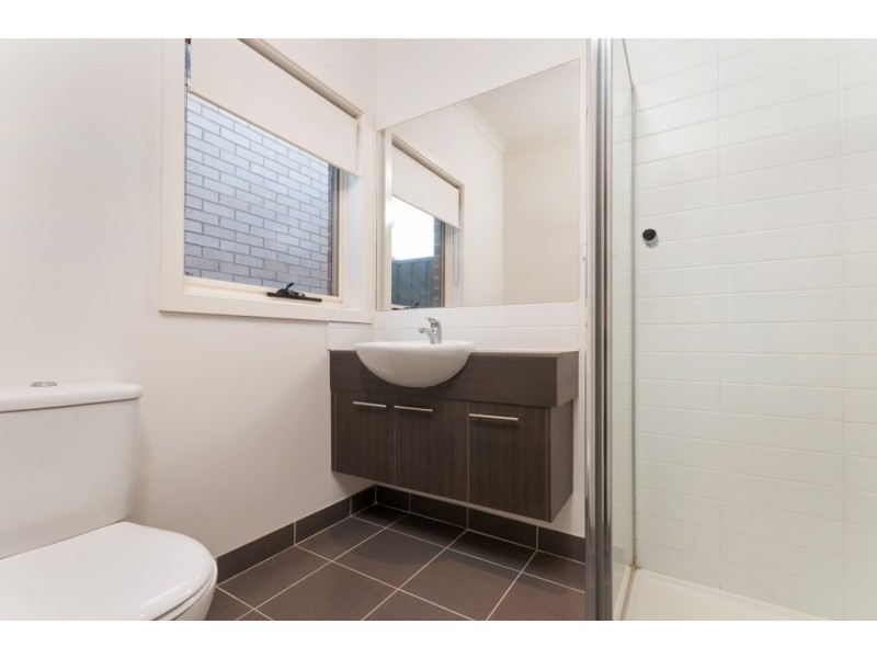 43 Kinglake Crescent, Craigieburn VIC 3064