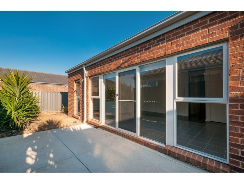 43 Kinglake Crescent, Craigieburn VIC 3064