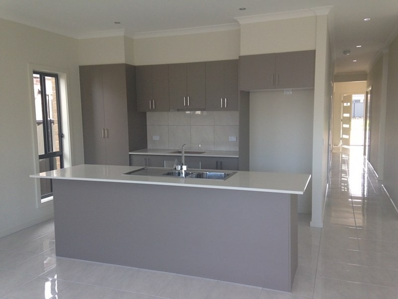 16 Evergreen Crescent, Craigieburn VIC 3064