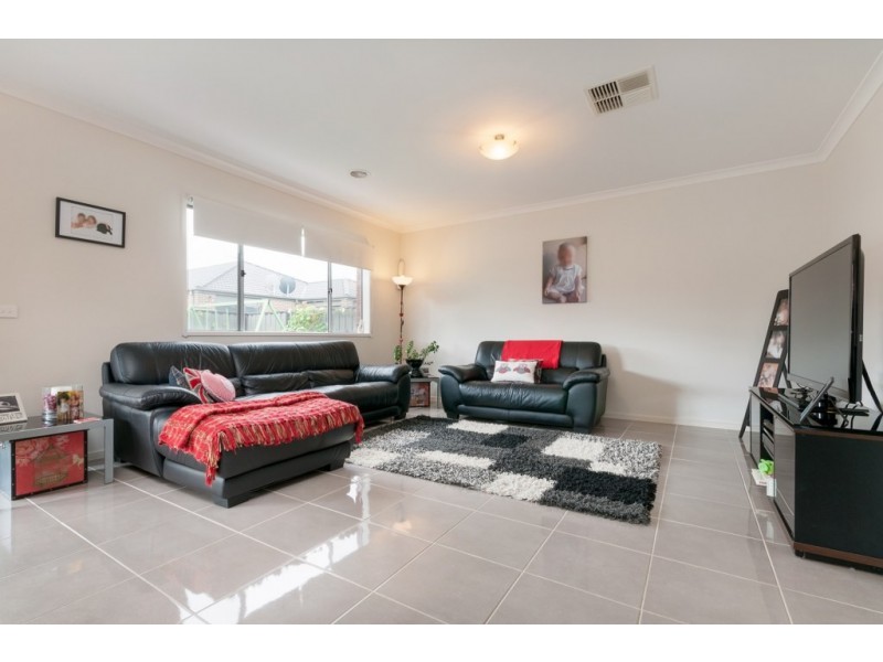 11 Eminence Way, Craigieburn VIC 3064