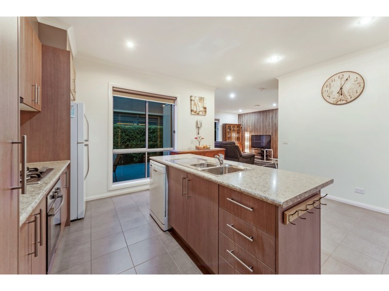 7 Perisher Drive, Craigieburn VIC 3064