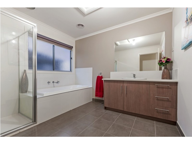 7 Perisher Drive, Craigieburn VIC 3064