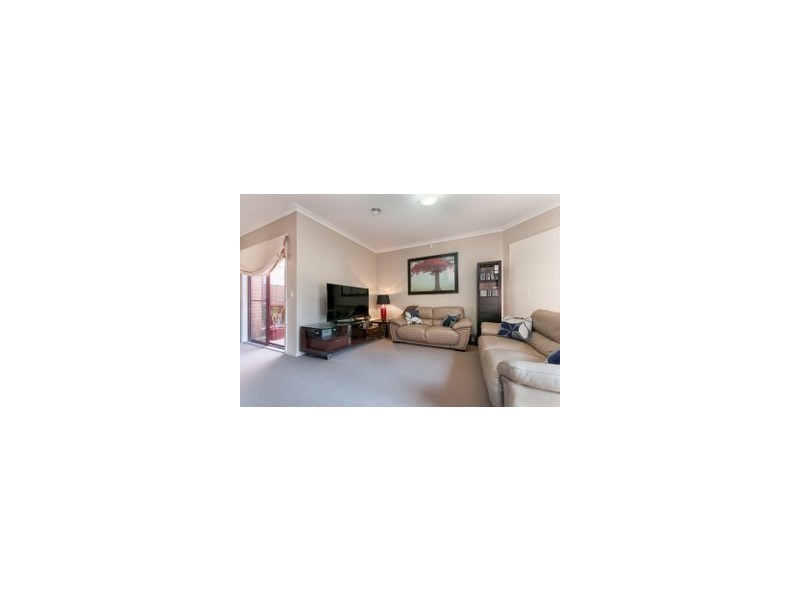 48 Rearden Crescent, Roxburgh Park VIC 3064