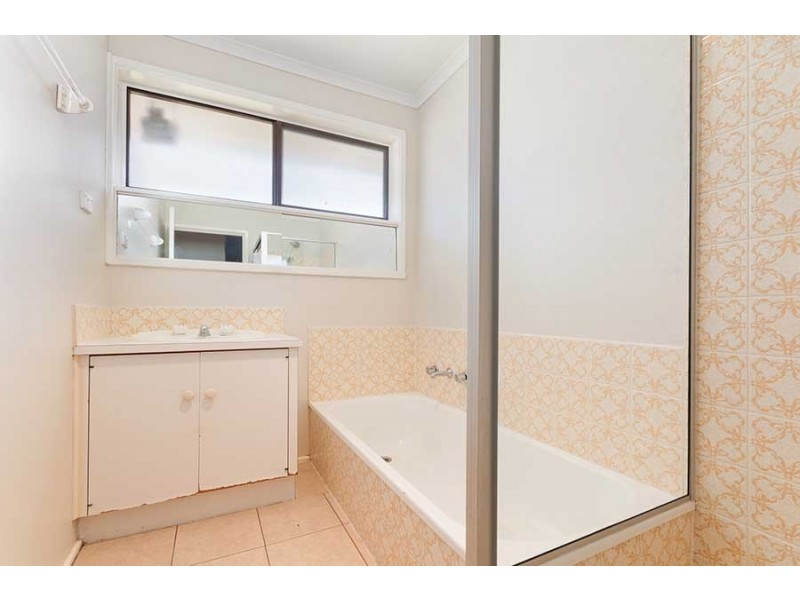 3 Grinstead Court, Craigieburn VIC 3064