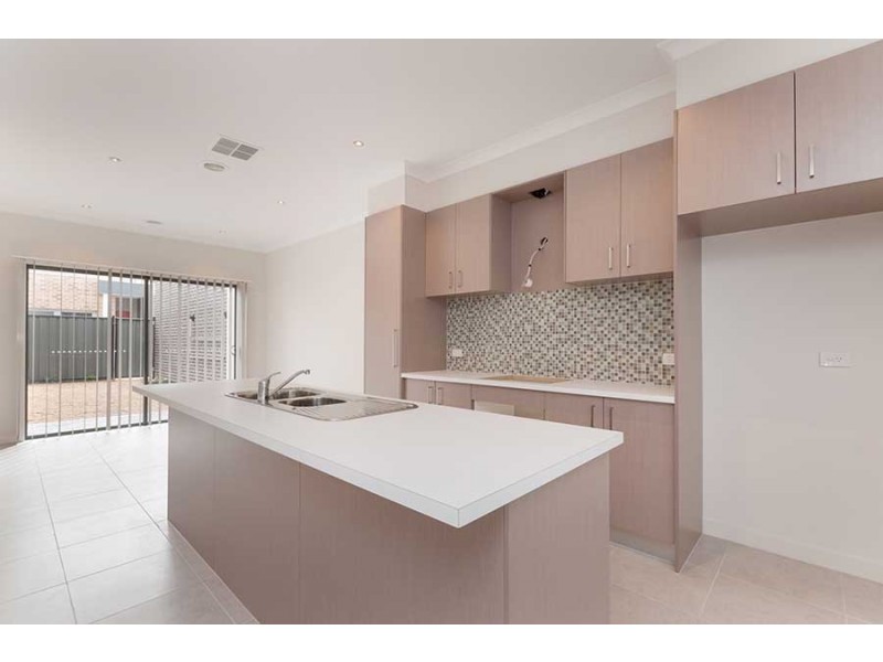 28/4 Delany Lane, Craigieburn VIC 3064