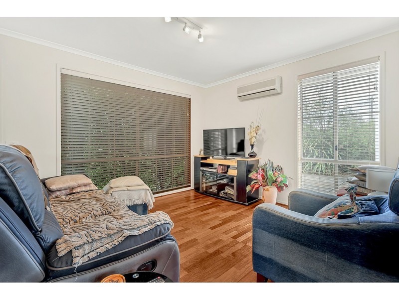 76 Banbury Crescent, Craigieburn VIC 3064