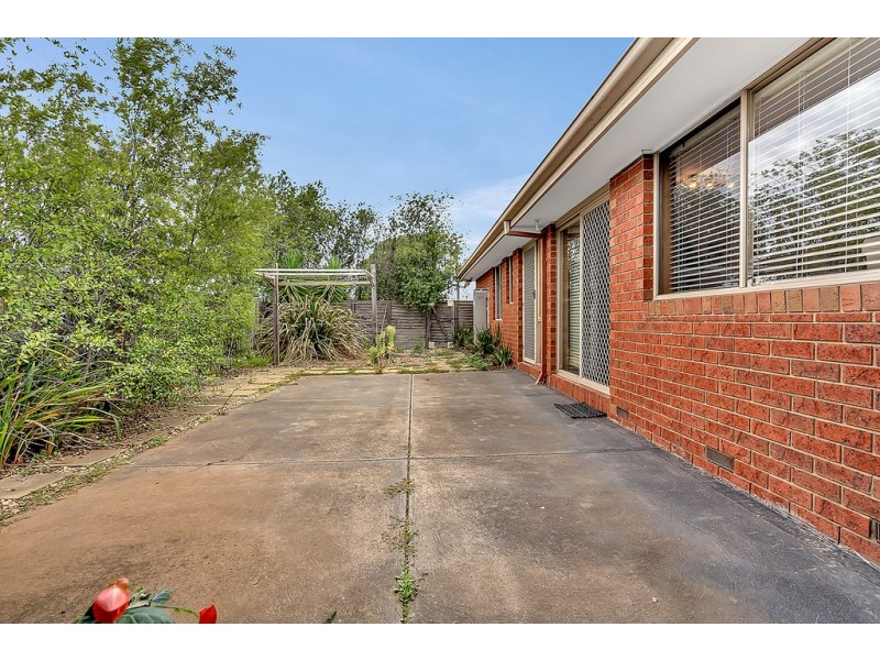 76 Banbury Crescent, Craigieburn VIC 3064