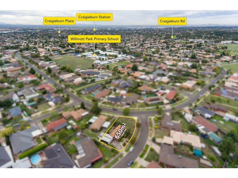 76 Banbury Crescent, Craigieburn VIC 3064