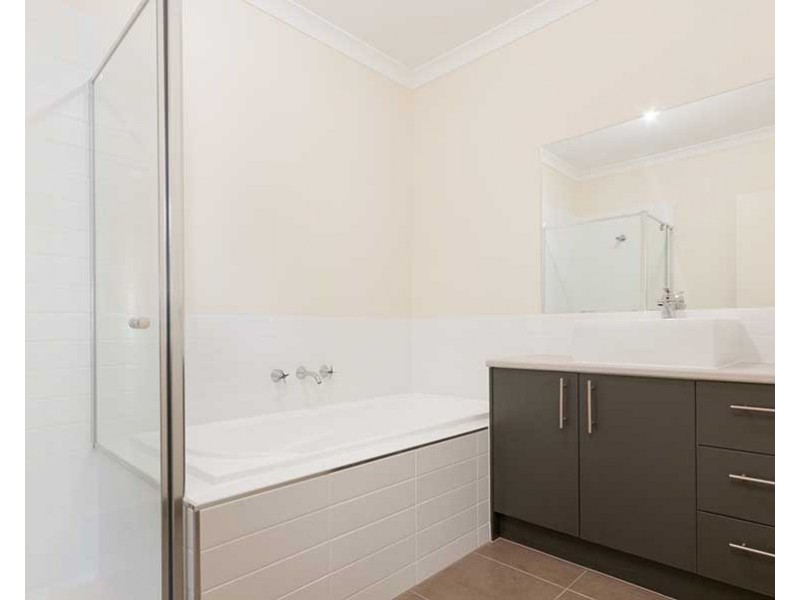 4/38 Mallard Circuit, Craigieburn VIC 3064