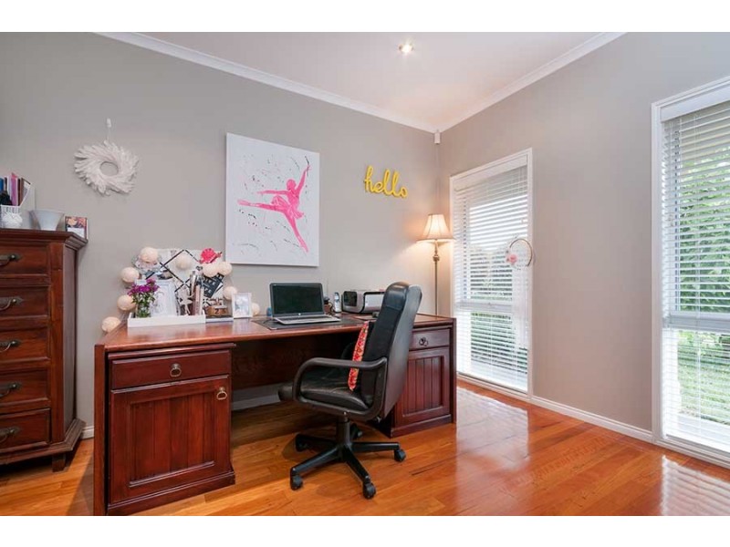 6 Green Hill Place, Craigieburn VIC 3064