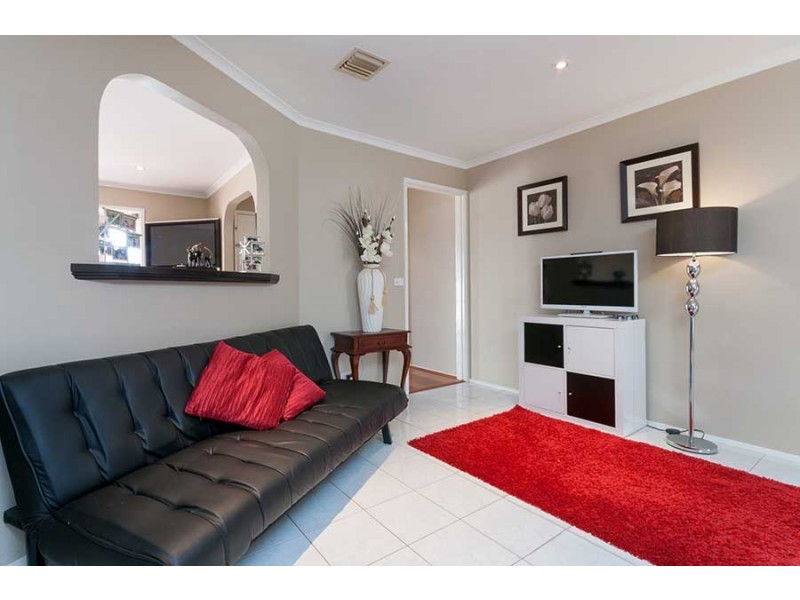 4 Swansea Court, Craigieburn VIC 3064