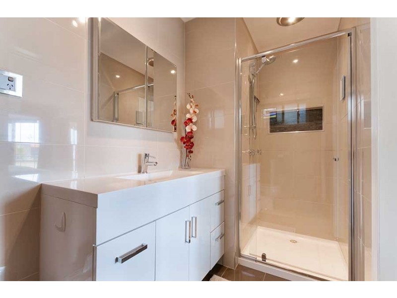 4 Swansea Court, Craigieburn VIC 3064