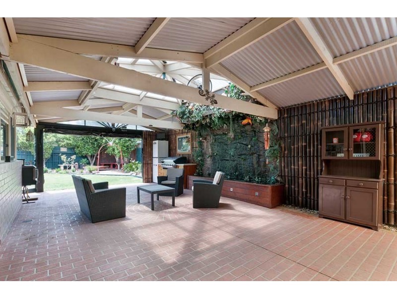 4 Swansea Court, Craigieburn VIC 3064