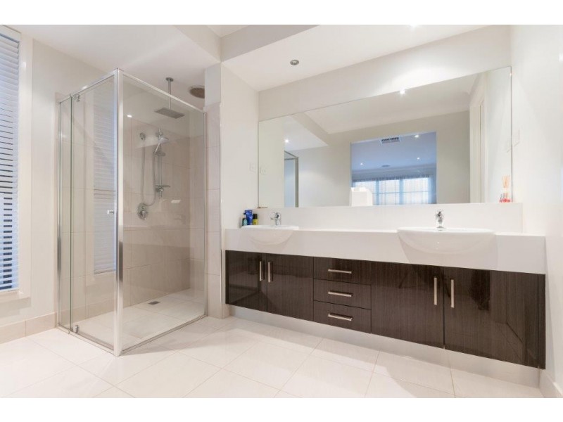 30 Kelway Street, Craigieburn VIC 3064