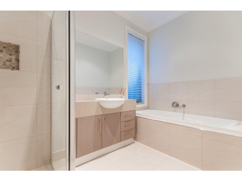 30 Kelway Street, Craigieburn VIC 3064