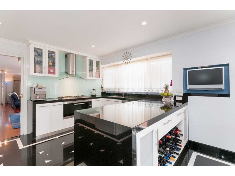 8 Gibney Close, Roxburgh Park VIC 3064