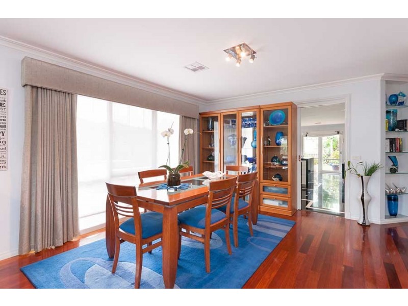 8 Gibney Close, Roxburgh Park VIC 3064